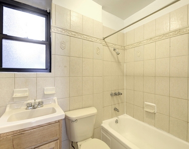 237 West 18th Street - Photo Thumbnail 3