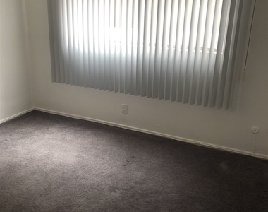 1743 Garfield Pl Apt 110 - Photo Thumbnail 6