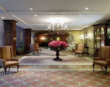 East 77th Street - Photo Thumbnail 2