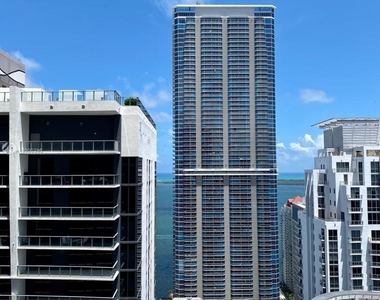 1000 Brickell Plz - Photo Thumbnail 0