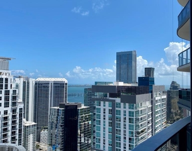 1000 Brickell Plz - Photo Thumbnail 11