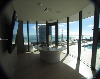 1000 Brickell Plz - Photo Thumbnail 21