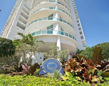 1800 N Bayshore Dr - Photo Thumbnail 9