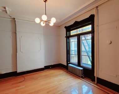 257 Jefferson Avenue - Photo Thumbnail 2