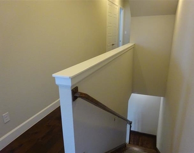 5327 Holland Avenue - Photo Thumbnail 21