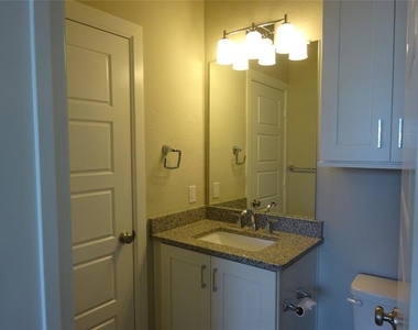 5327 Holland Avenue - Photo Thumbnail 5