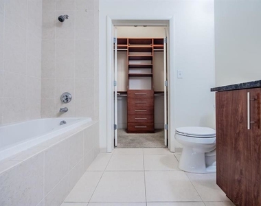 1080 Peachtree Street Ne # 1505 - Photo Thumbnail 16