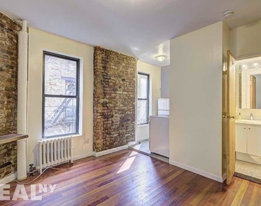 165 Mulberry St - Photo Thumbnail 1