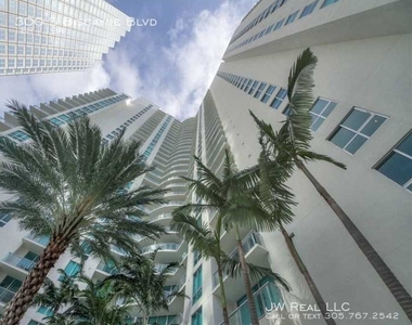 300 S Biscayne Blvd - Photo Thumbnail 16