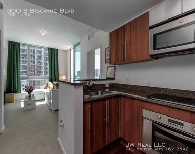 300 S Biscayne Blvd - Photo Thumbnail 5