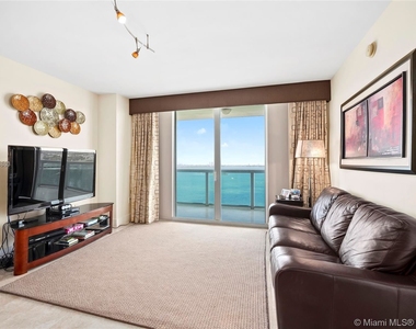 1800 N Bayshore Dr Apt 1705 - Photo Thumbnail 6