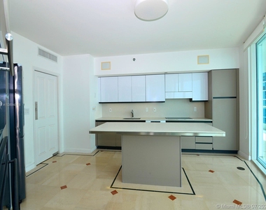 2127 Brickell Ave - Photo Thumbnail 3