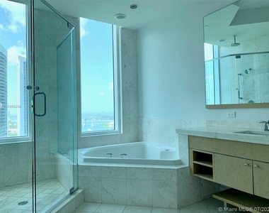 900 Brickell Key Blvd - Photo Thumbnail 14