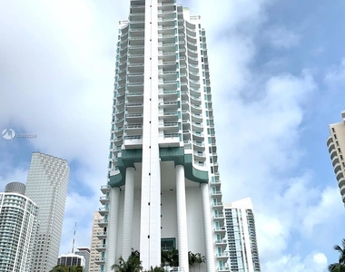 900 Brickell Key Blvd - Photo Thumbnail 12