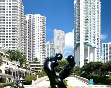 900 Brickell Key Blvd - Photo Thumbnail 8