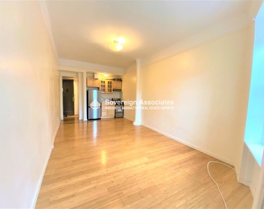 936 West End Avenue - Photo Thumbnail 2