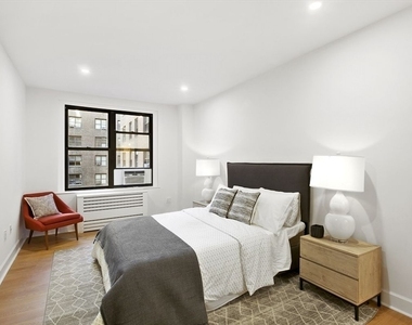 160 East 48th Street - Photo Thumbnail 2