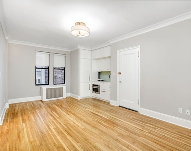 220 West 24 - Photo Thumbnail 2