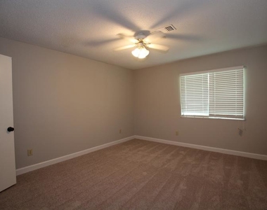 1215 Wingate Way - Photo Thumbnail 11