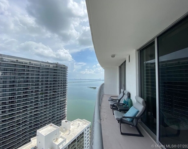 1750 N Bayshore Drive - Photo Thumbnail 0