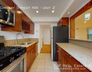 2723 Ordway Street Nw - Photo Thumbnail 6