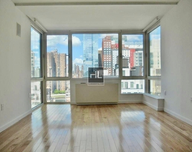 350 West 37th Street - Photo Thumbnail 0