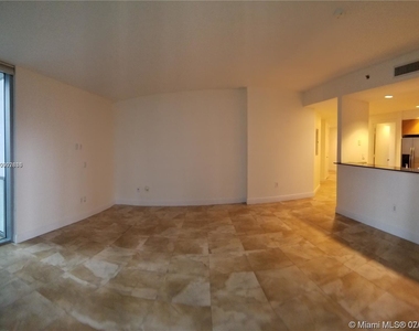 1050 Brickell Ave - Photo Thumbnail 12