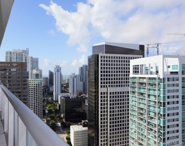 485 Brickell Ave - Photo Thumbnail 4