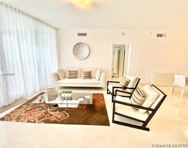 17121 Collins Ave - Photo Thumbnail 1