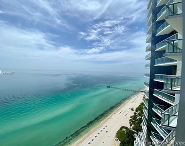 17121 Collins Ave - Photo Thumbnail 0