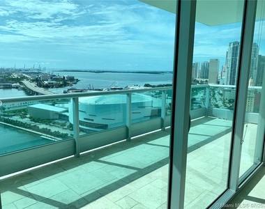 900 Biscayne Blvd - Photo Thumbnail 1