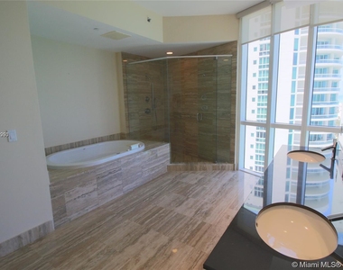 16001 Collins Ave - Photo Thumbnail 10