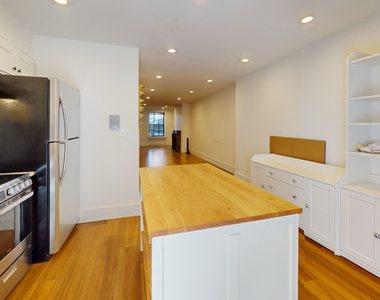 310 East 81st Street - Photo Thumbnail 17