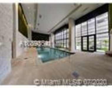 1010 Brickell Ave - Photo Thumbnail 18