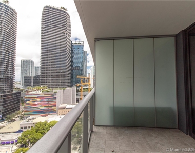 1010 Brickell Ave - Photo Thumbnail 2