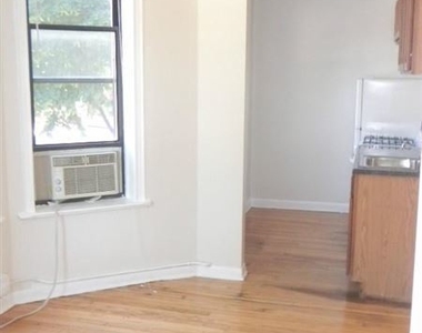 923 W Waveland Apt 1d - Photo Thumbnail 7