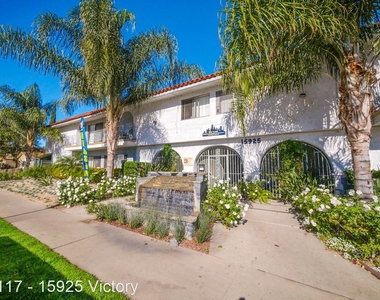 15925 Victory Blvd. - Photo Thumbnail 15