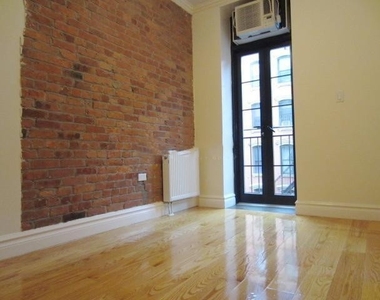 89 CLINTON STREET - Photo Thumbnail 0