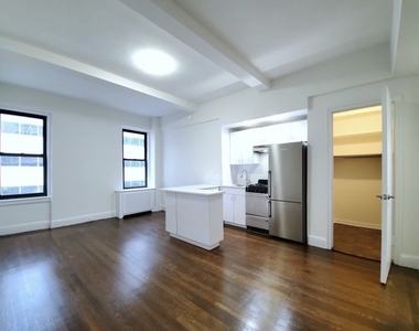 140 East 46th Street - Photo Thumbnail 0