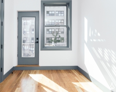 376 Bedford ave - Photo Thumbnail 7