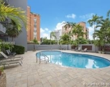 650 Coral Way - Photo Thumbnail 18