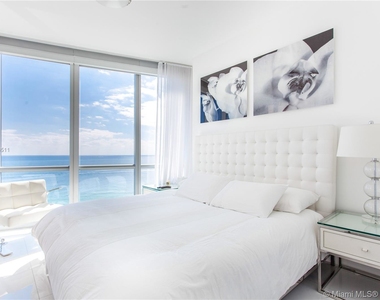 17121 Collins Ave - Photo Thumbnail 7