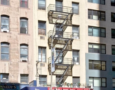 325 West 57 Street - Photo Thumbnail 5