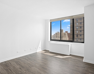 159 East 30th Street - Photo Thumbnail 3