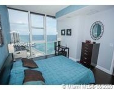 18201 Collins Ave - Photo Thumbnail 19