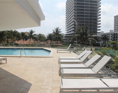 5900 Collins Ave - Photo Thumbnail 5