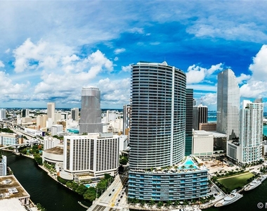 485 Brickell Ave - Photo Thumbnail 15