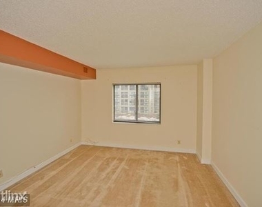 1600 North Oak Street 1430 - Photo Thumbnail 8