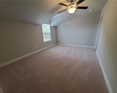 1404 Elston Lane - Photo Thumbnail 27