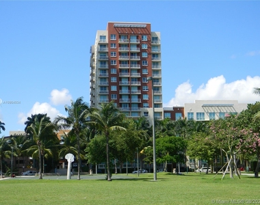 2000 N Bayshore - Photo Thumbnail 1